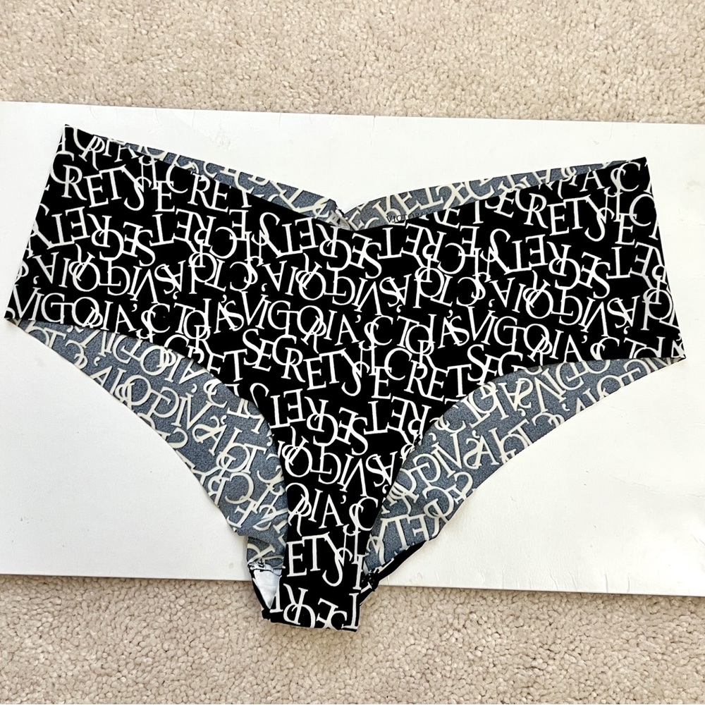 NEW Victoria’s Secret Sexy illusion VS Logo Print no show Cheeky Panties Medium